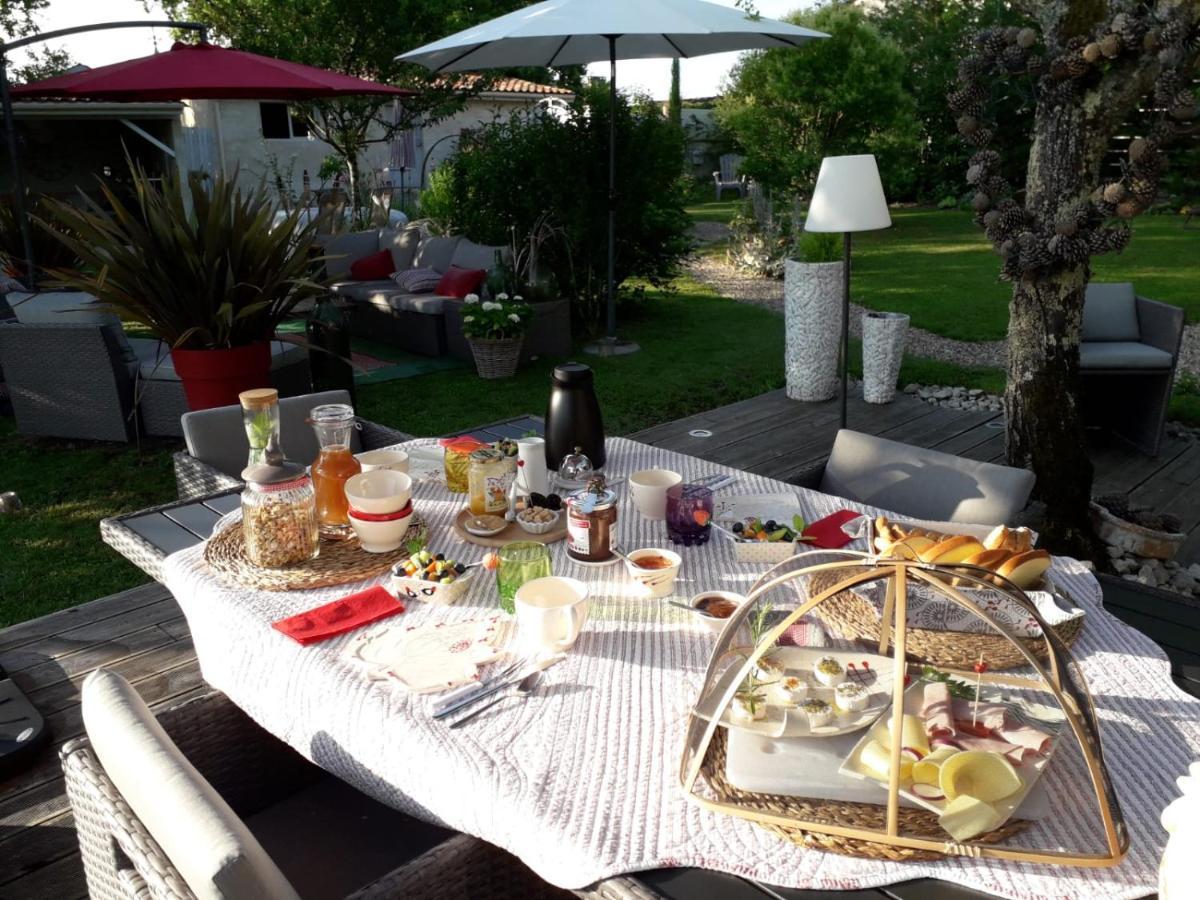 Bed and Breakfast Coeur De Vigne A Colombier 24560 Issigeac Exterior foto